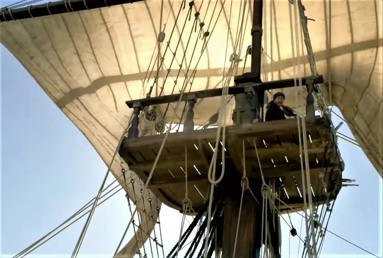 Master and Commander: The Far Side of the World is a deliberate deception of the scriptwriters. Kirill Nazarenko